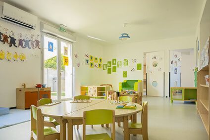 Salle de vie multi activités d'une micro crèche